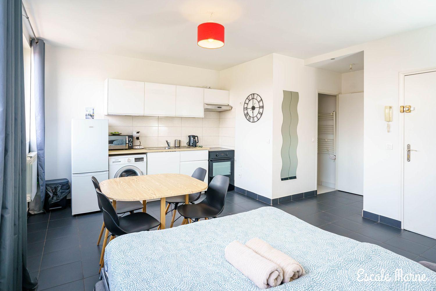 Escale-Marne Fr - 102 - Free Parking - Free Luggage Storage - All Equipped - Linen Included - Washing Machine - 10Mn Walk Metro 8 - Rer A - Panoramic View - From 1 To 4 Guests Maisons-Alfort Bagian luar foto